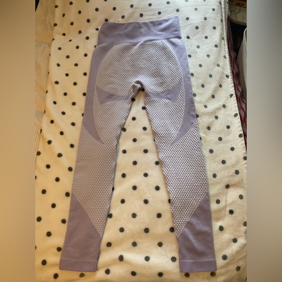 Lilac purple workout set size large. - Picture 3 of 7